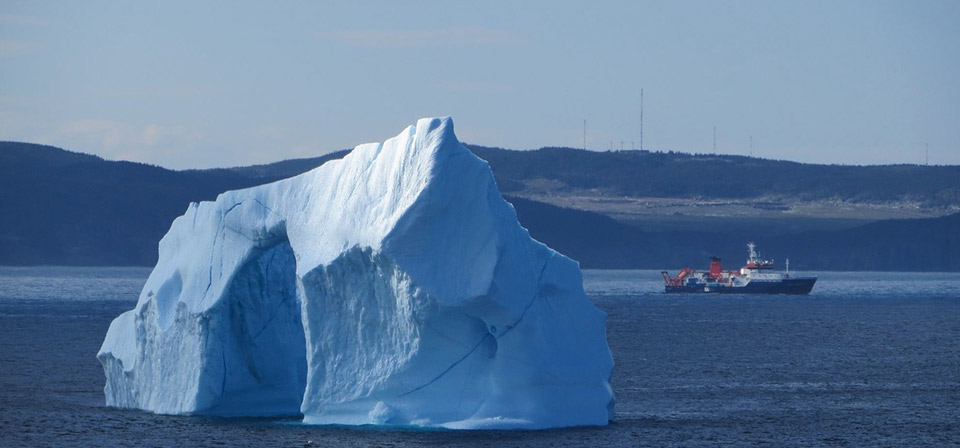 Hei­ße Spur bei Ur­sa­chen­su­che für ra­pi­de Eis­schild­in­sta­bi­li­tä­ten in der Kli­ma­ge­schich­te